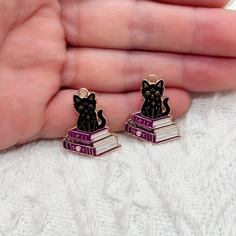 8 Gilded Cat Charms for Jewelr - огляд і ціна Jewelry Making Guide Book