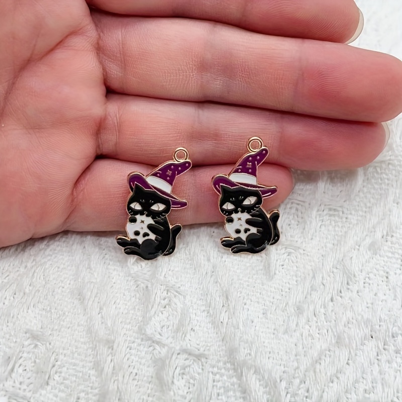 8 Gilded Cat Charms for Jewelr - огляд і ціна Jewelry Making Guide Book