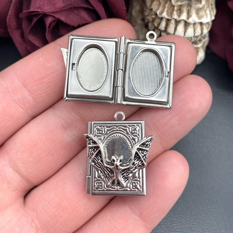 2pcs 27*22mm Bat Book Locket C - огляд і ціна Jewelry Making Guide Book